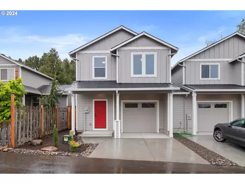 1024 SW Halsey St #B, Troutdale, OR 97060