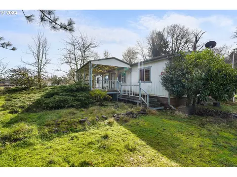 1326 Ash St, Lyons, OR 97358