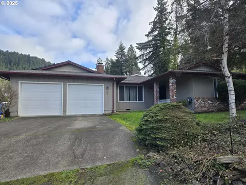 502 Carl St, Drain, OR 97435
