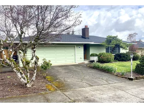 7155 Monte Verde Dr, Gladstone, OR 97027