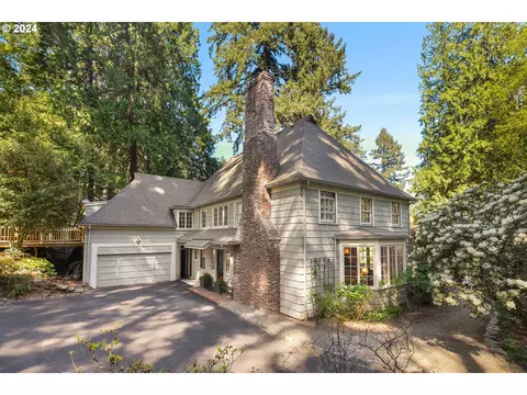 11183 S Riverwood Rd, Portland, OR 97219