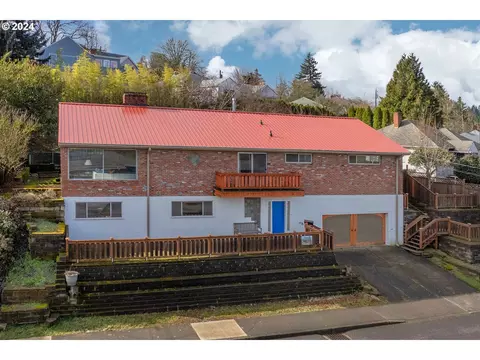 7805 SW Terwilliger Blvd, Portland, OR 97219