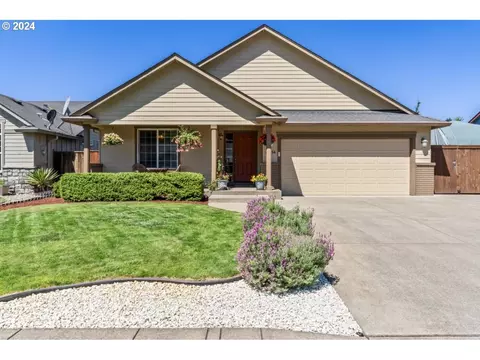88154 Lindsay Ln, Veneta, OR 97487
