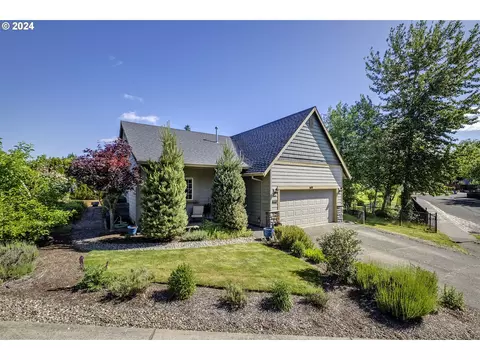 619 S 13th Ave, Cornelius, OR 97113