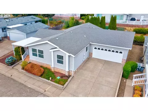 2120 SE Robins Ln #57, Salem, OR 97306