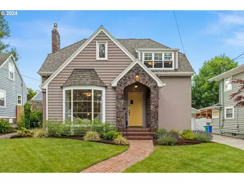 3336 NE Couch St, Portland, OR 97232