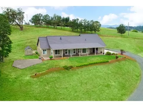 3377 Del Rio Rd, Roseburg, OR 97471