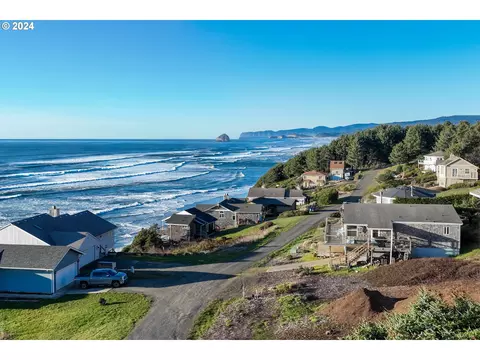 42179 Sundown Way, Cloverdale, OR 97112