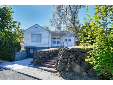 1016 SW Goodwin Pl, Pendleton, OR 97801