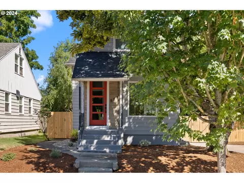 953 NE Oneonta St, Portland, OR 97211