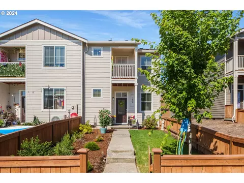 7042 NE 155th Pl, Vancouver, WA 98682