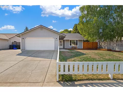 87582 Esprit Ct, Veneta, OR 97487