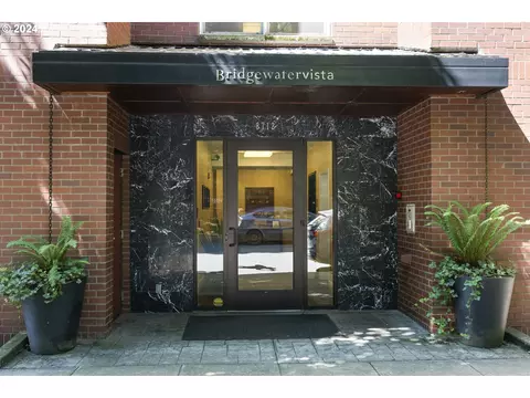 8712 N Decatur St #501, Portland, OR 97203