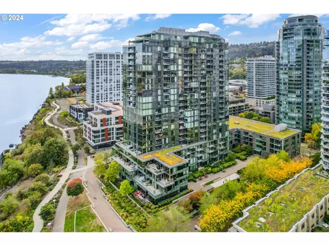 841 S Gaines St #1006, Portland, OR 97239