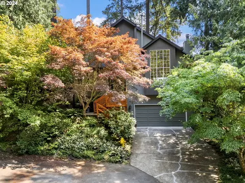 8600 SW Alyssa Ln, Portland, OR 97225