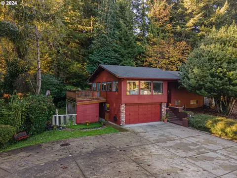 1609 N 10th St, Coos Bay, OR 97420