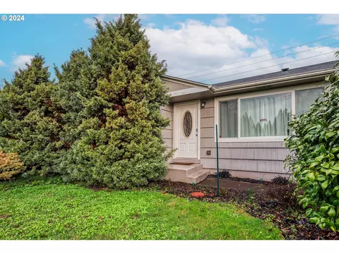 3325 Pheasant Blvd, Springfield, OR 97477