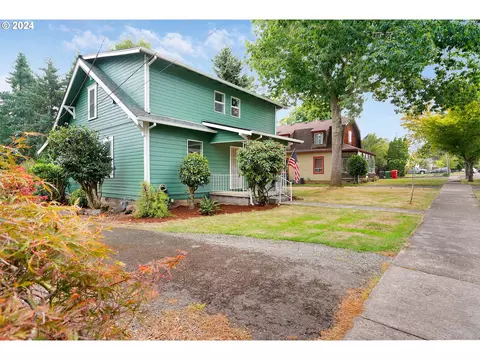 408 Norway St, Silverton, OR 97381