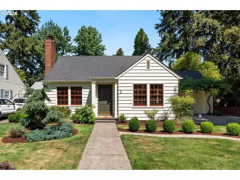 9943 NE Failing St, Portland, OR 97220