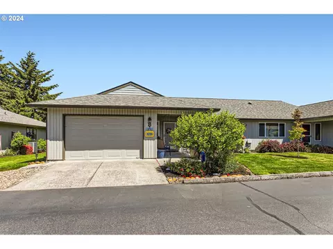 1220 NW 134th St #67-B, Vancouver, WA 98685