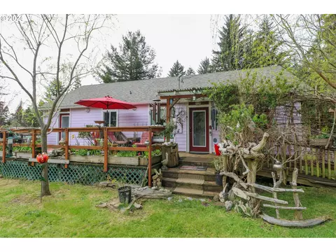 69026 Wildwood Rd, North Bend, OR 97459