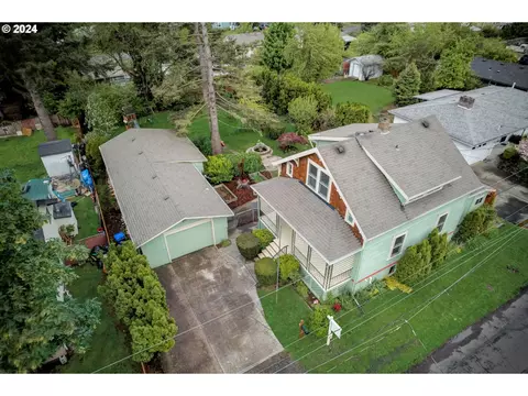 8711 NE Brazee St, Portland, OR 97220
