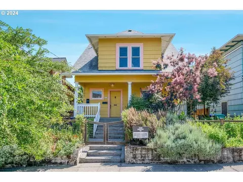 3820 N Gantenbein Ave, Portland, OR 97227