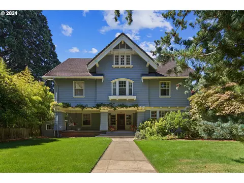 5900 SE Salmon St, Portland, OR 97215