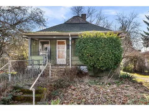 1516 NE Jarrett St, Portland, OR 97211