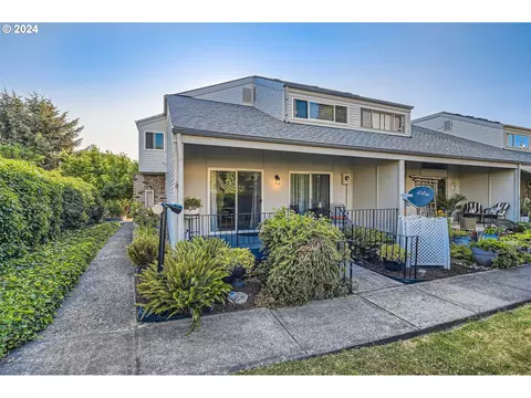 409 NE 85th St #P, Vancouver, WA 98665