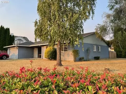 1025 SW Goucher St SW, Mcminnville, OR 97128