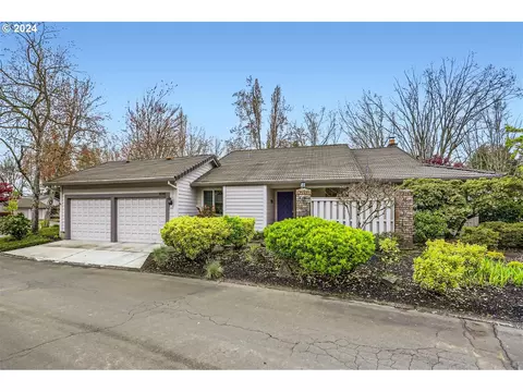32305 SW Del Monte Dr, Wilsonville, OR 97070
