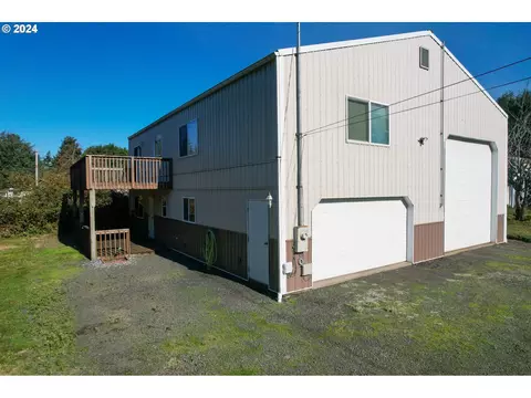 91181 Tarheel Ln, Coos Bay, OR 97420