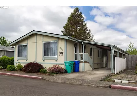 1949 SE Palmquist Rd #111, Gresham, OR 97080