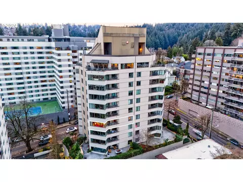 2245 SW Park Pl #4B, Portland, OR 97205