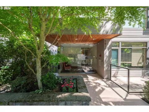 7910 SW 31st Ave #104, Portland, OR 97219