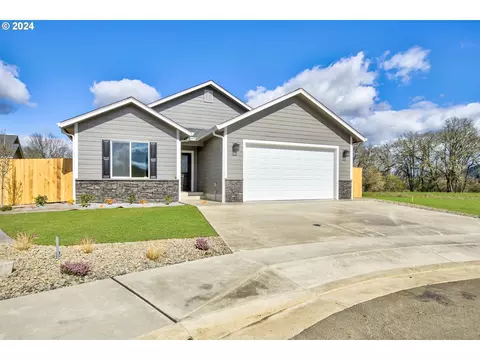 122 Citation Ct, Winston, OR 97496