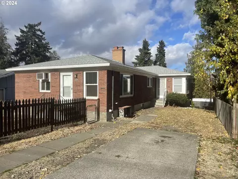 605 E 14th St, The Dalles, OR 97058