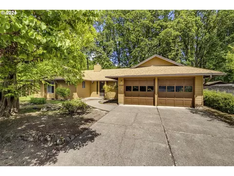 2069 NE Laura Ct, Hillsboro, OR 97124