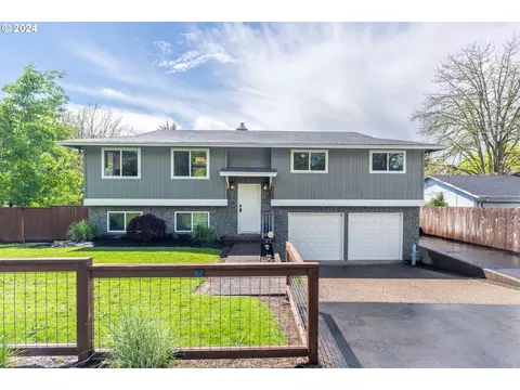 7943 SE 105th Ave, Portland, OR 97266