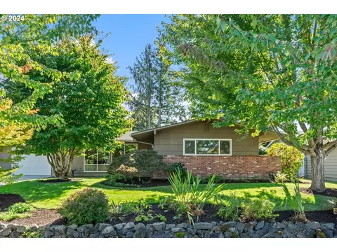 12250 SW Tremont St, Portland, OR 97225