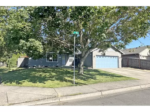 2093 8th St, Springfield, OR 97477