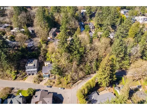 SW Fairview Blvd, Portland, OR 97205