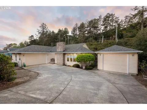 32650 Circle Dr, Pacific City, OR 97135