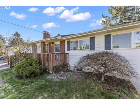 15822 SE Grant St, Portland, OR 97233