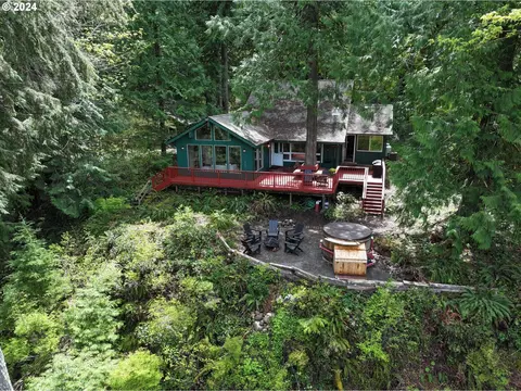 69125 E Vine Maple Dr, Rhododendron, OR 97049