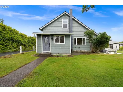 37732 Parker Ln, Astoria, OR 97103