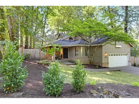 875 Palisades Terrace Dr, Lake Oswego, OR 97034