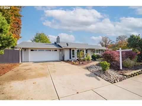 525 Elm Ave, La Center, WA 98629