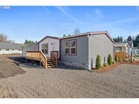 818 A St, Vader, WA 98593
